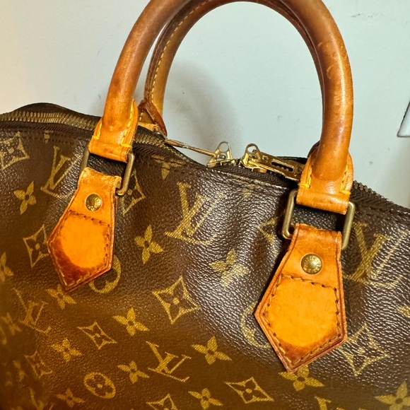 Louis Vuitton Brown Monogram Handbag - Picture 4 of 16